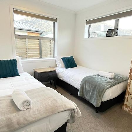 Modern Living Villa Queenstown Bagian luar foto
