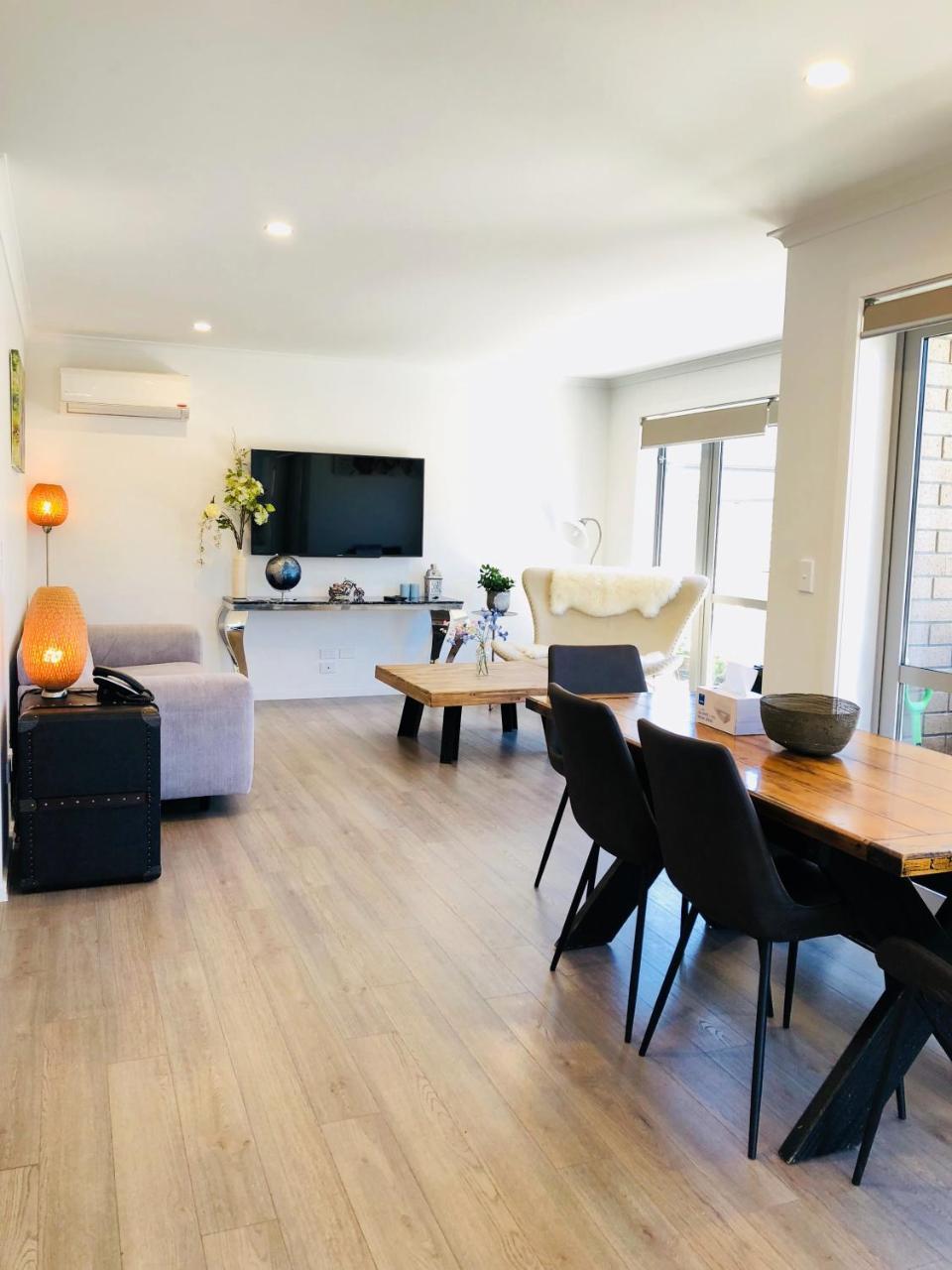 Modern Living Villa Queenstown Bagian luar foto
